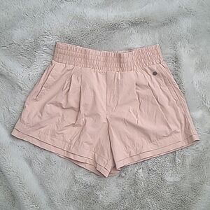 Calia by Carrie Underwood everyday short size medium